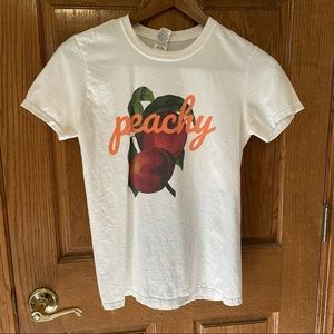 Peachy Women’s Graphic Shirt Size S